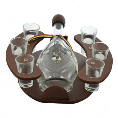 Suport lemn cu sticla si pahare de tuica minibar 27x30x10 cm